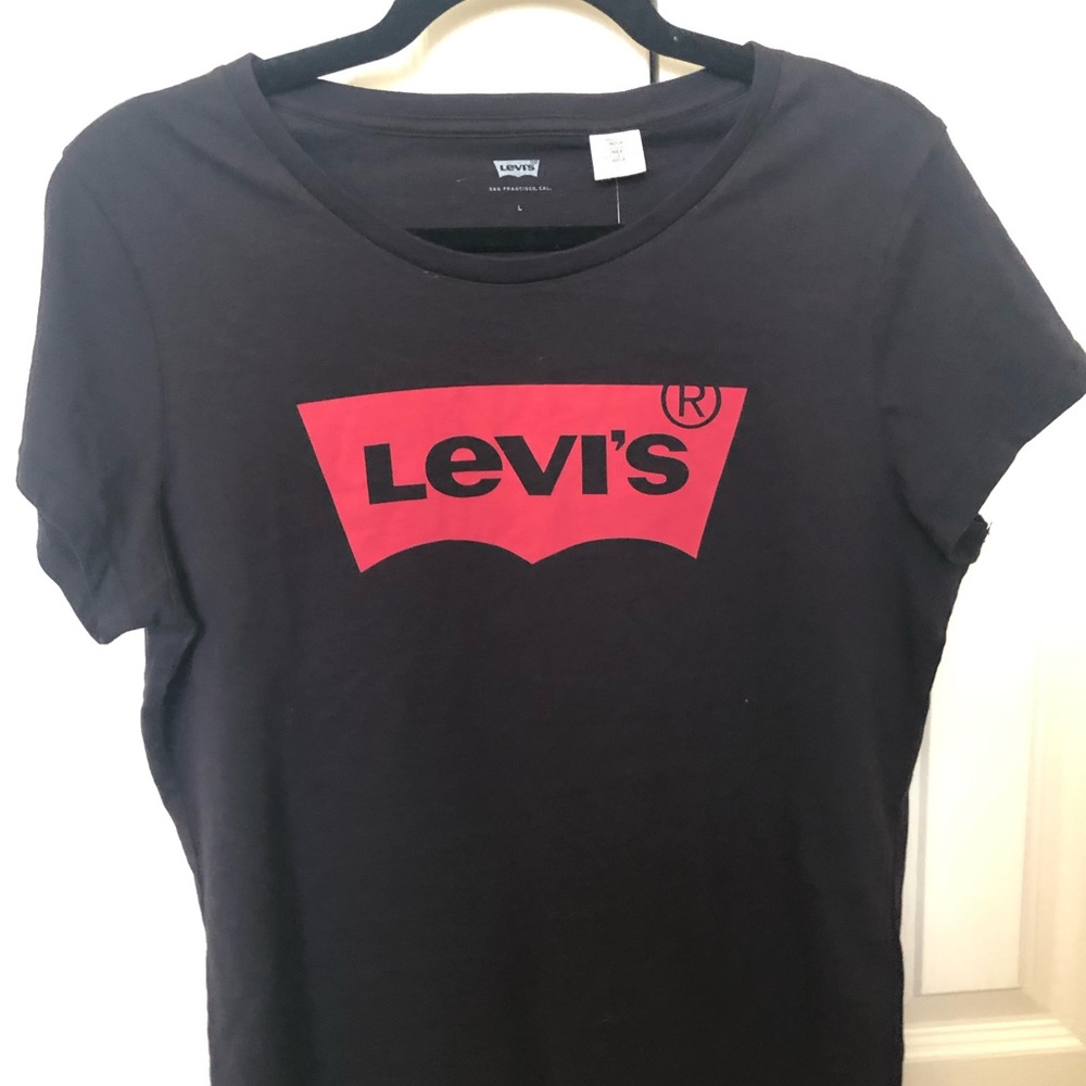 Brand new logo’d Levi’s black and red t-shirt